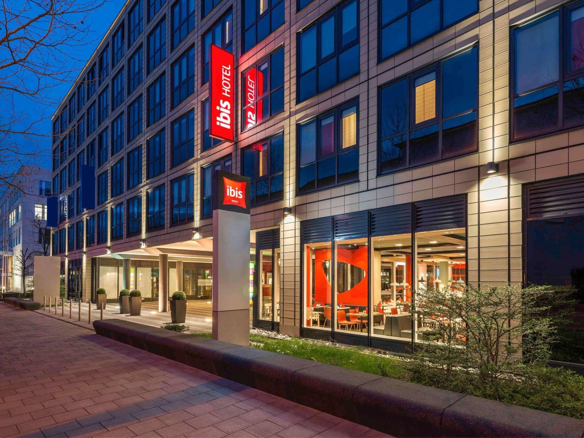 Ibis Muenchen Parkstadt Schwabing Exterior photo