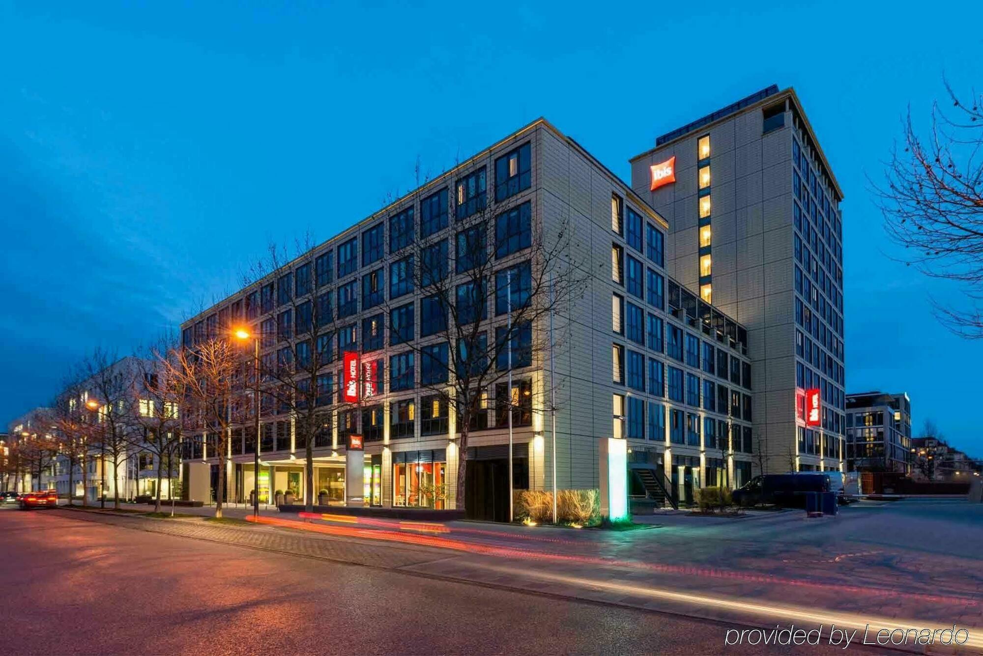 Ibis Muenchen Parkstadt Schwabing Exterior photo